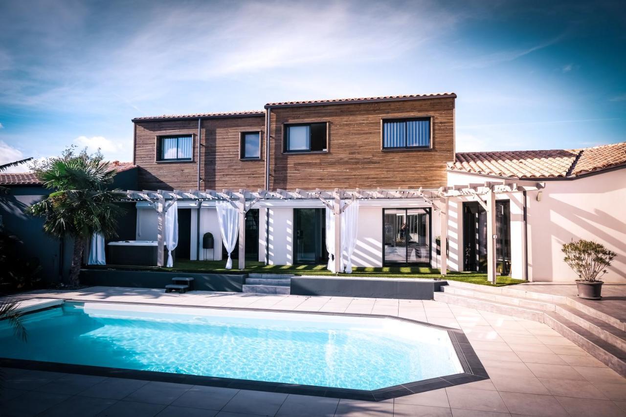 Saint-Laurent-de-la-Prée Suites By Aix Keys Avec Jacuzzi Privatif 5 Min Des Plages Fouras المظهر الخارجي الصورة
