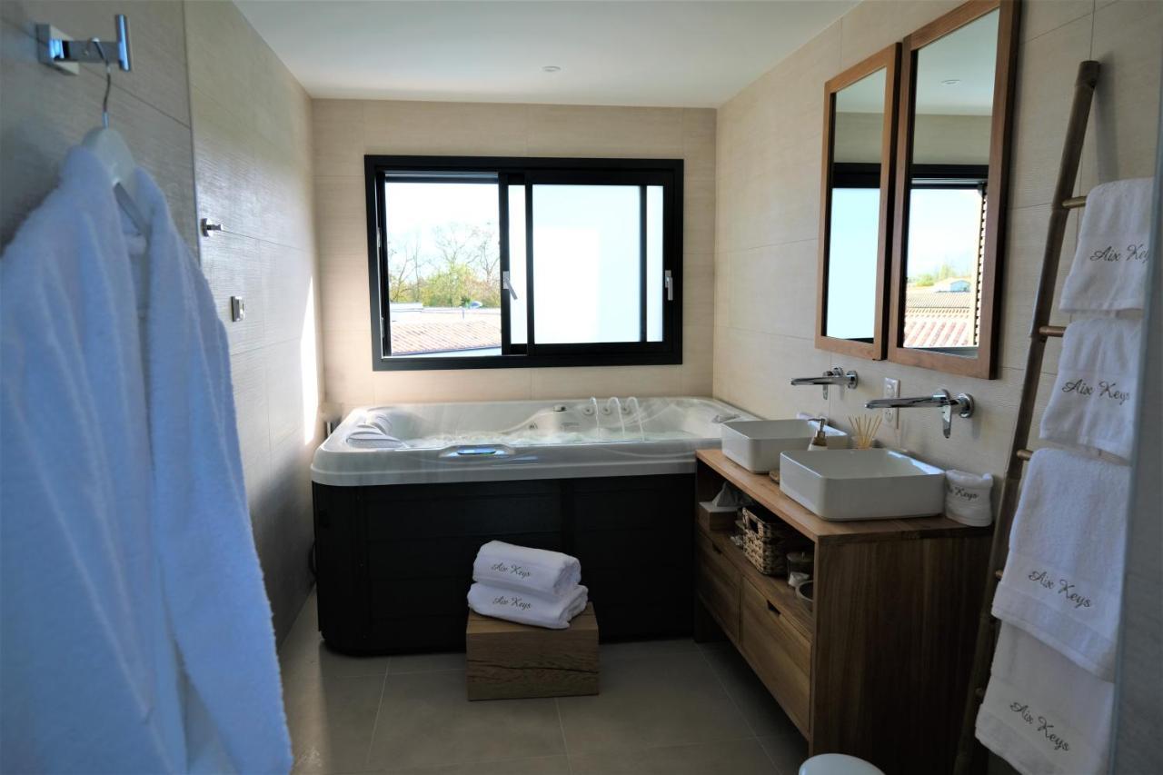 Saint-Laurent-de-la-Prée Suites By Aix Keys Avec Jacuzzi Privatif 5 Min Des Plages Fouras المظهر الخارجي الصورة